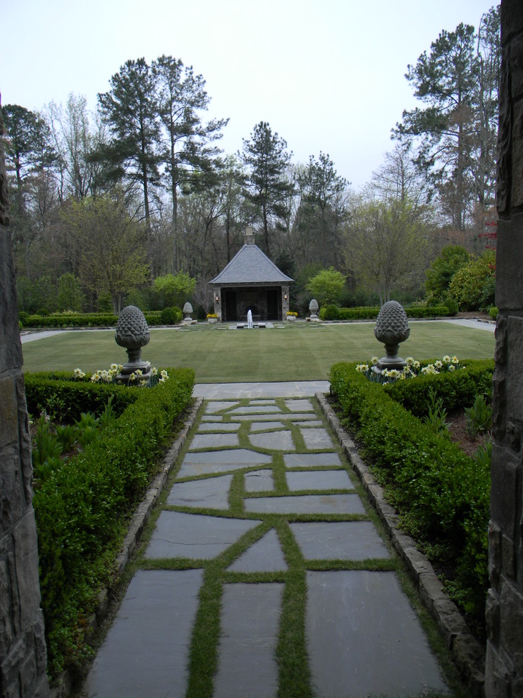 Design ideas for a rustic landscaping in Atlanta.