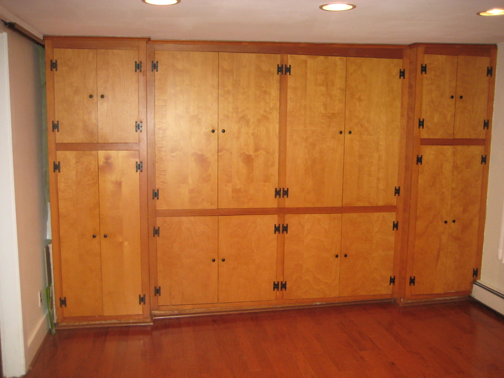 kitchen storage/bar wall