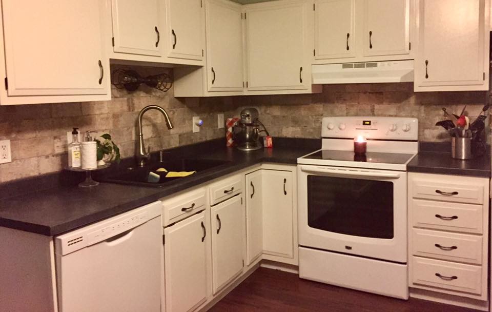 Example of a transitional kitchen design in Chicago