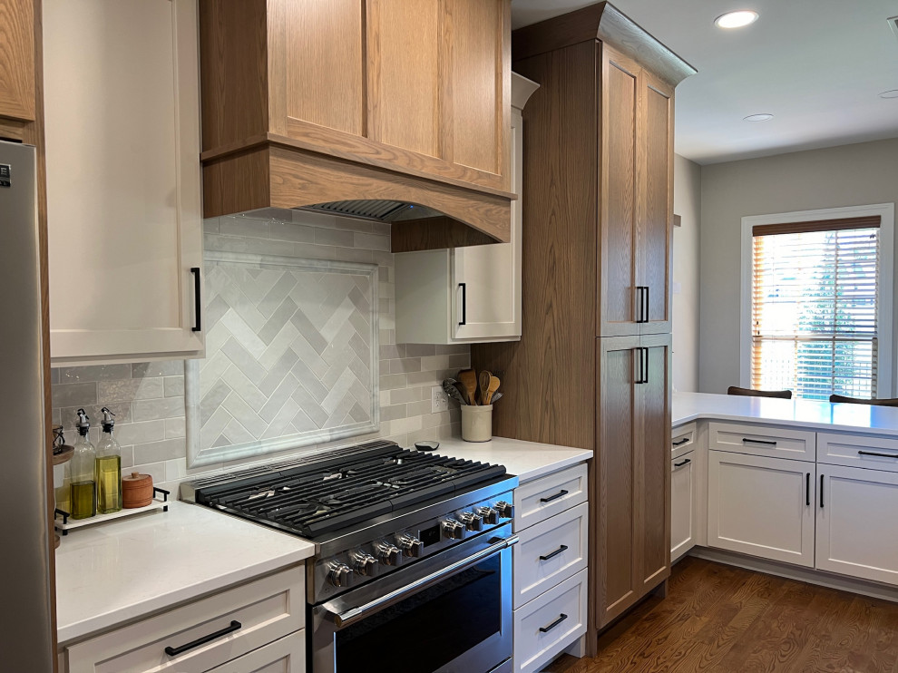 Chic Indian Lake Kitchen