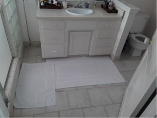 Bathroom of the Week: Breezy and Open With a Navy Blue Vanity (8 photos)