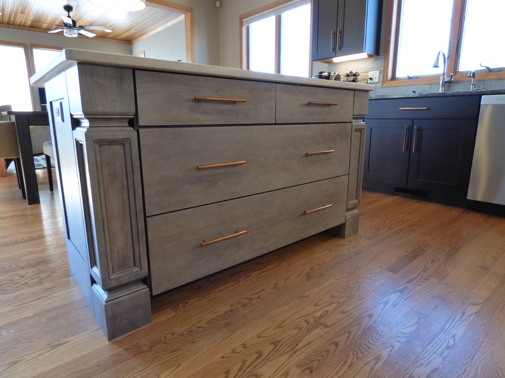 Home design - transitional home design idea in Cedar Rapids