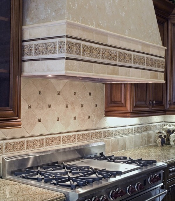 Kitchen - rustic kitchen idea in Orange County