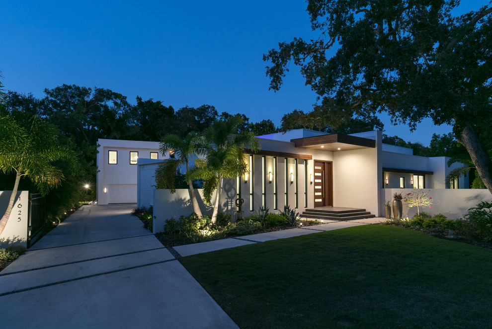 Modern home design in Tampa.