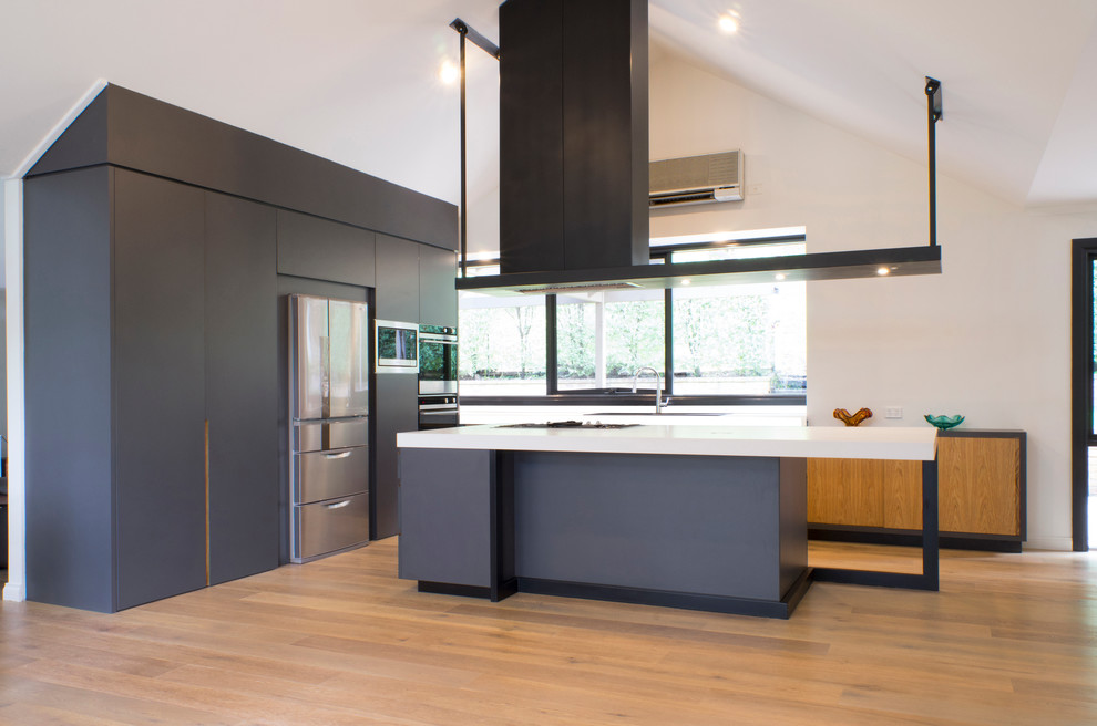 Example of an urban kitchen design in Melbourne