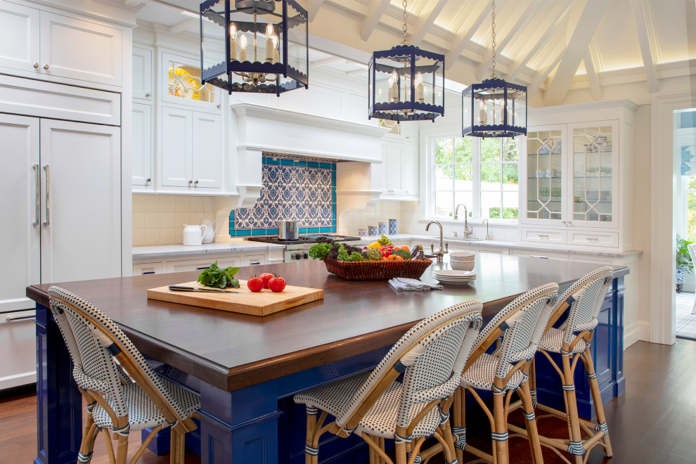 Kitchen - transitional kitchen idea in Boston