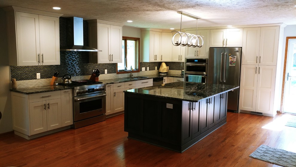Home design - transitional home design idea