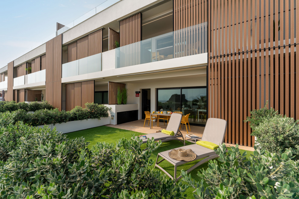 Foto de patio actual grande