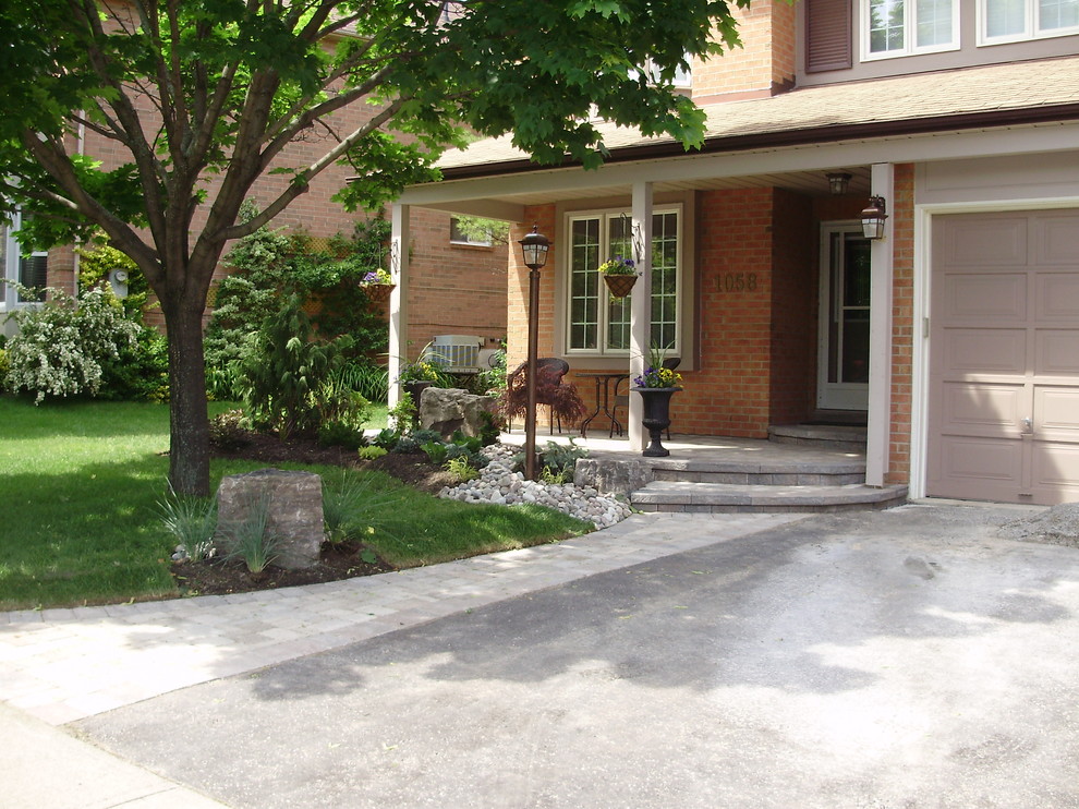 Front Yards - Traditional - Landscape - Toronto - by Down2Earth