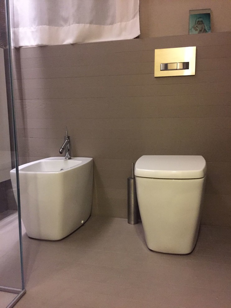Contemporary bathroom in Milan.