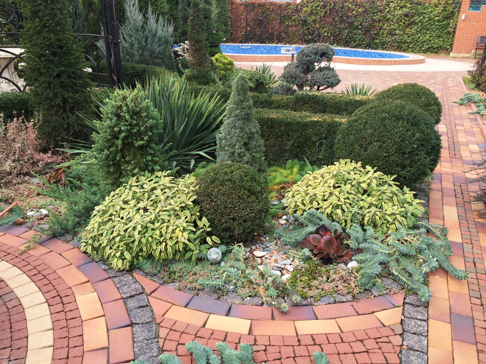 Реконструкция фасада и ландшафт