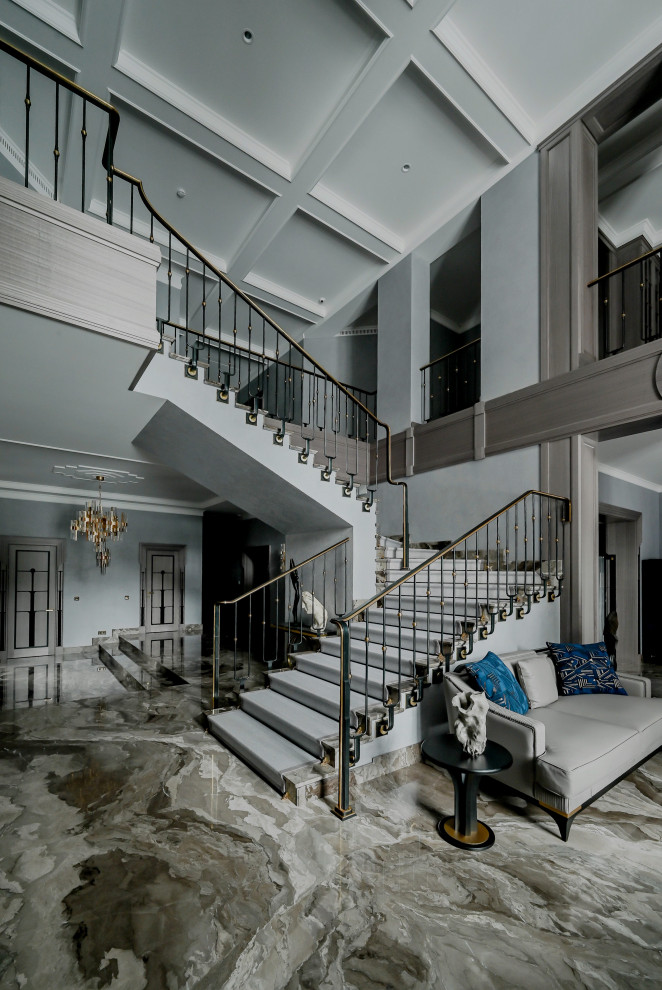 Лестничное ограждение в загородном доме в стиле ар-деко