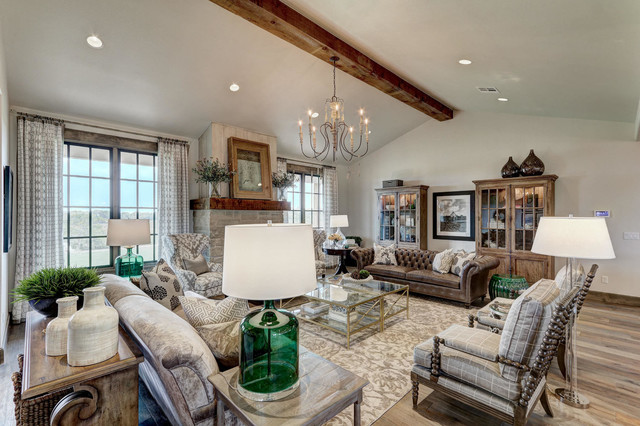 Cottage home design photo in Oklahoma City