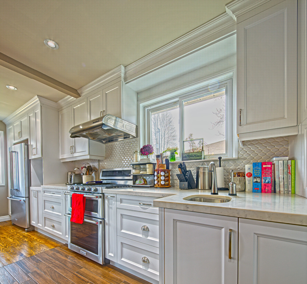 Home design - transitional home design idea in Toronto