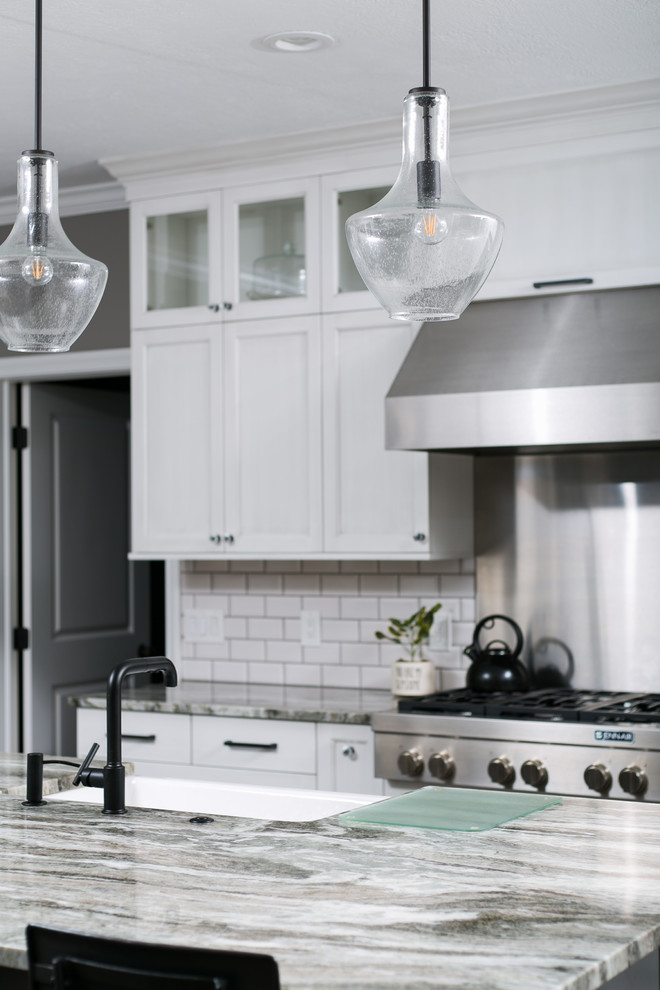 Kitchen - transitional kitchen idea in Cleveland