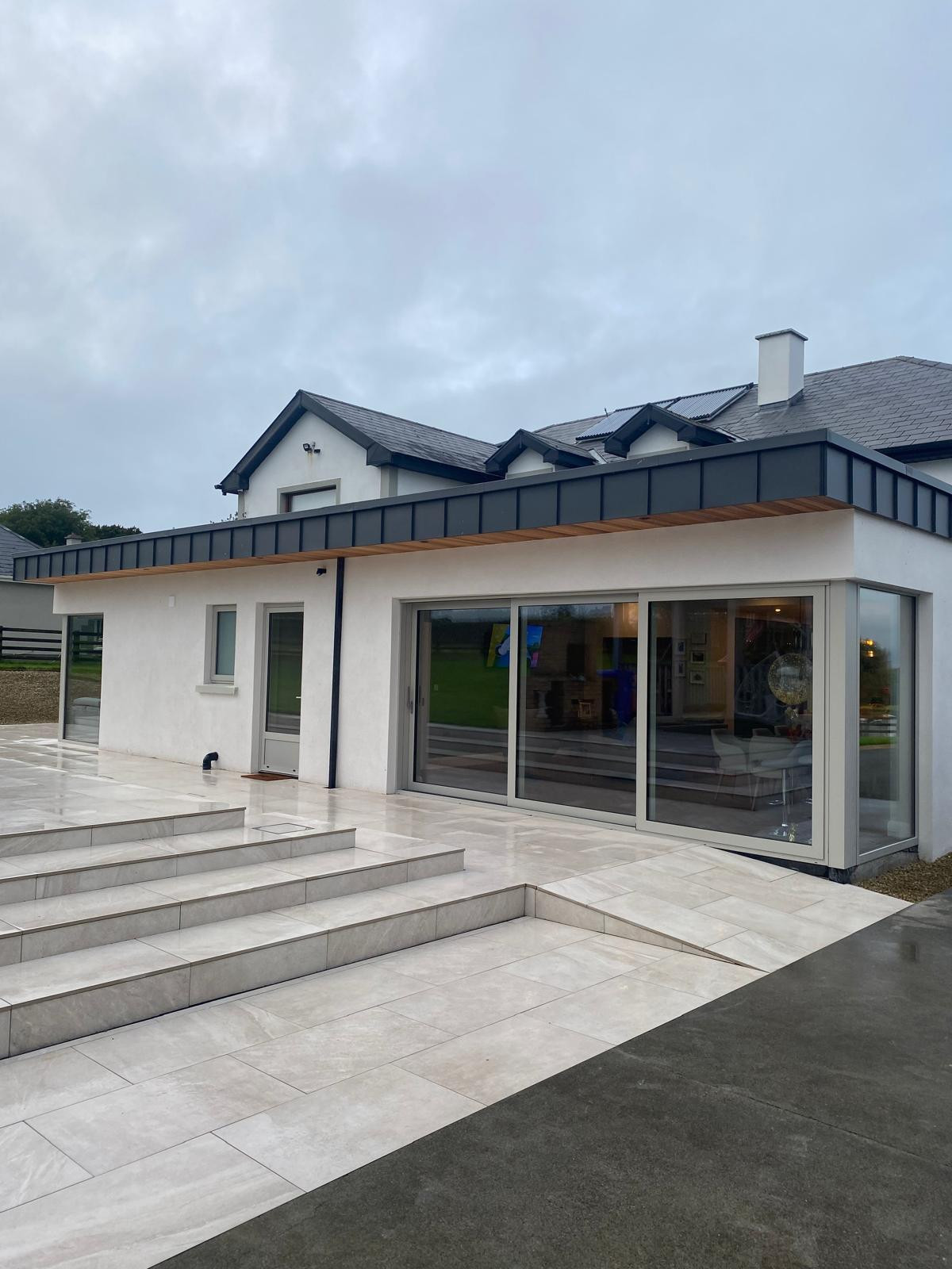 Rear compliant extension