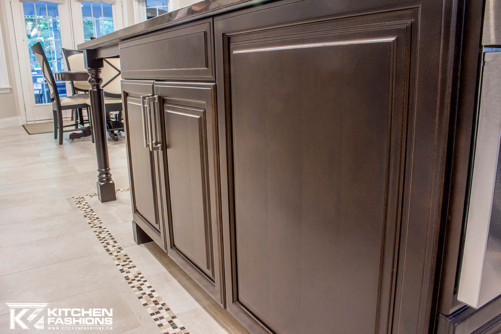 Inspiration for a large transitional kitchen remodel