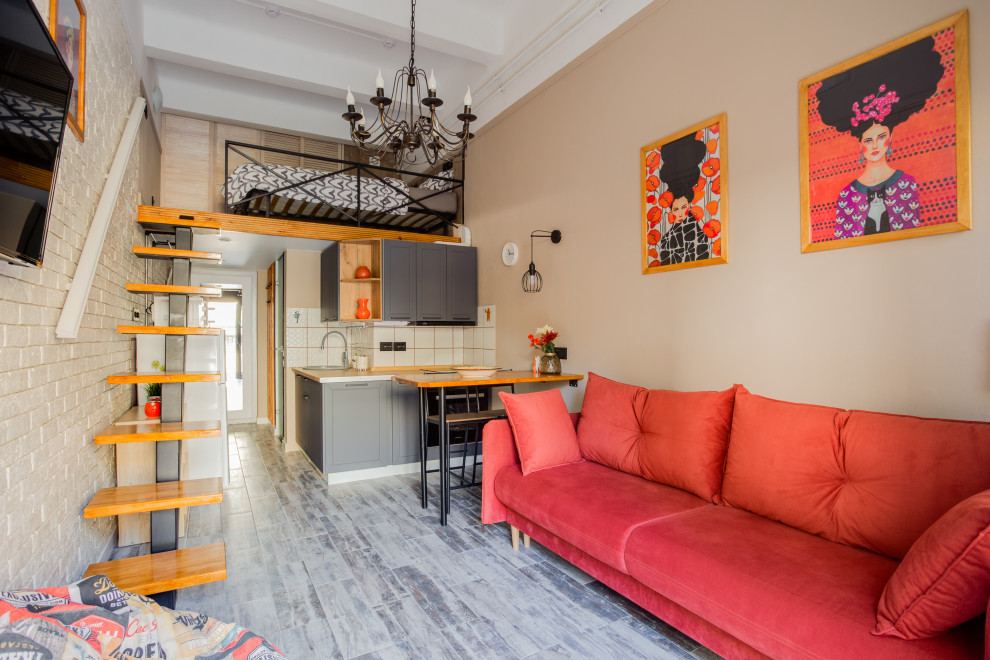 Маленькия двухуровневая студия