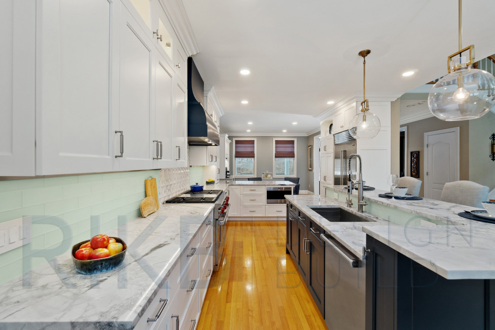 Kitchen - transitional kitchen idea in Providence