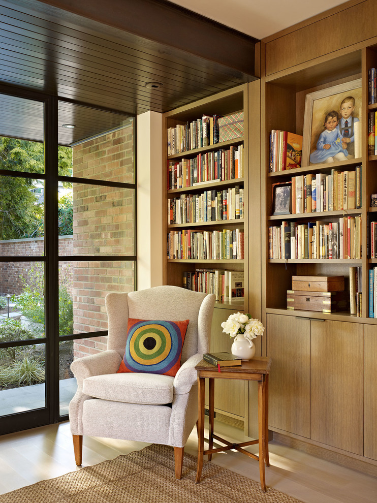 This is an example of a contemporary home office in Seattle.