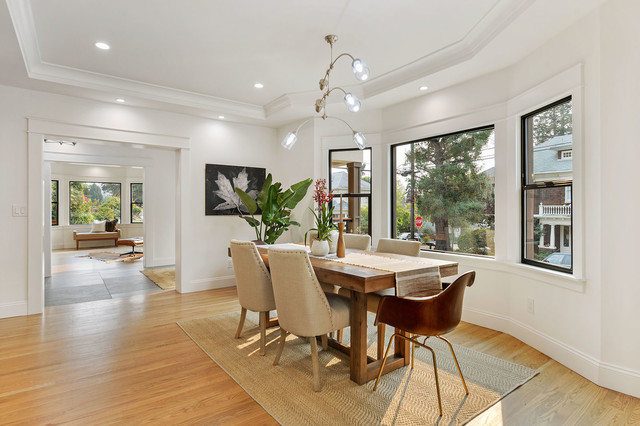 Transitional Dining Room nyklassisk-matplats