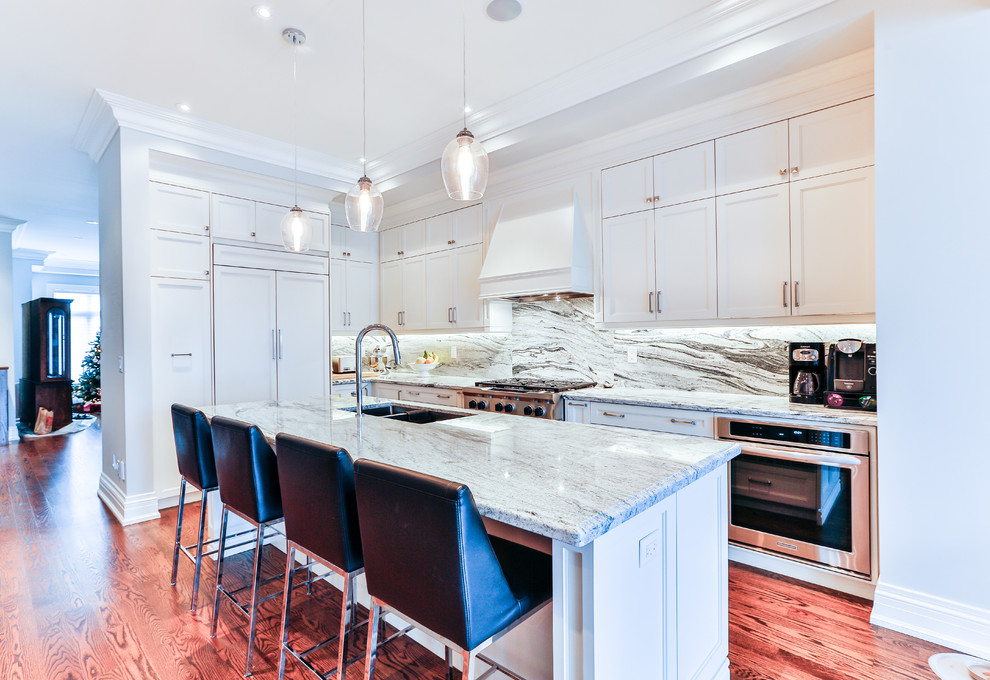Inspiration for a transitional kitchen remodel in Toronto