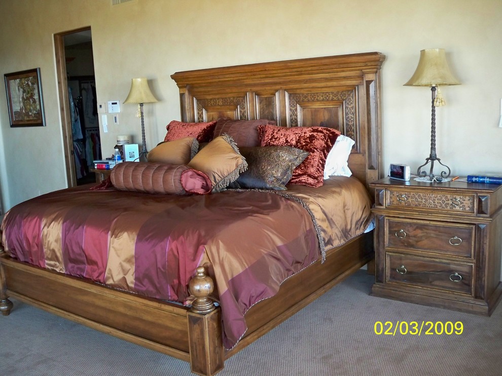 Example of a transitional home design design in Orange County
