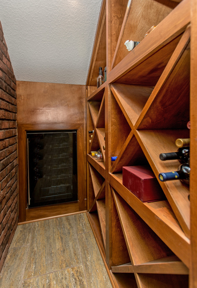 Transitional wine cellar photo in Cedar Rapids