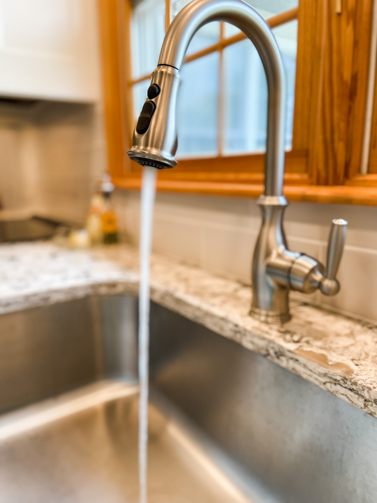 Example of a transitional kitchen design in Baltimore