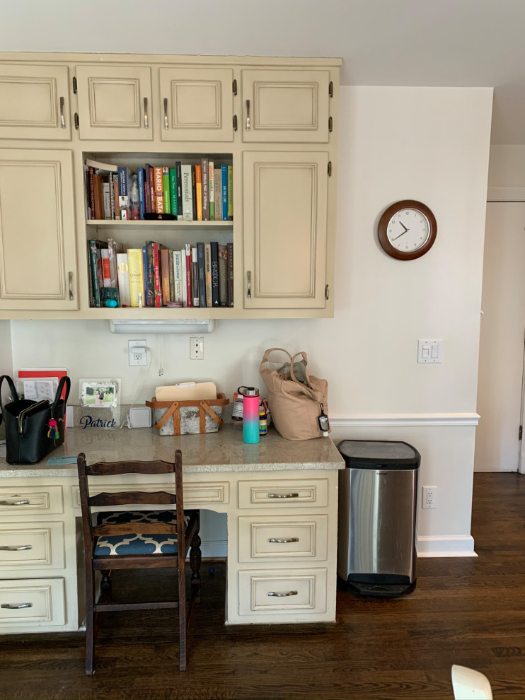 Home design - transitional home design idea in Atlanta