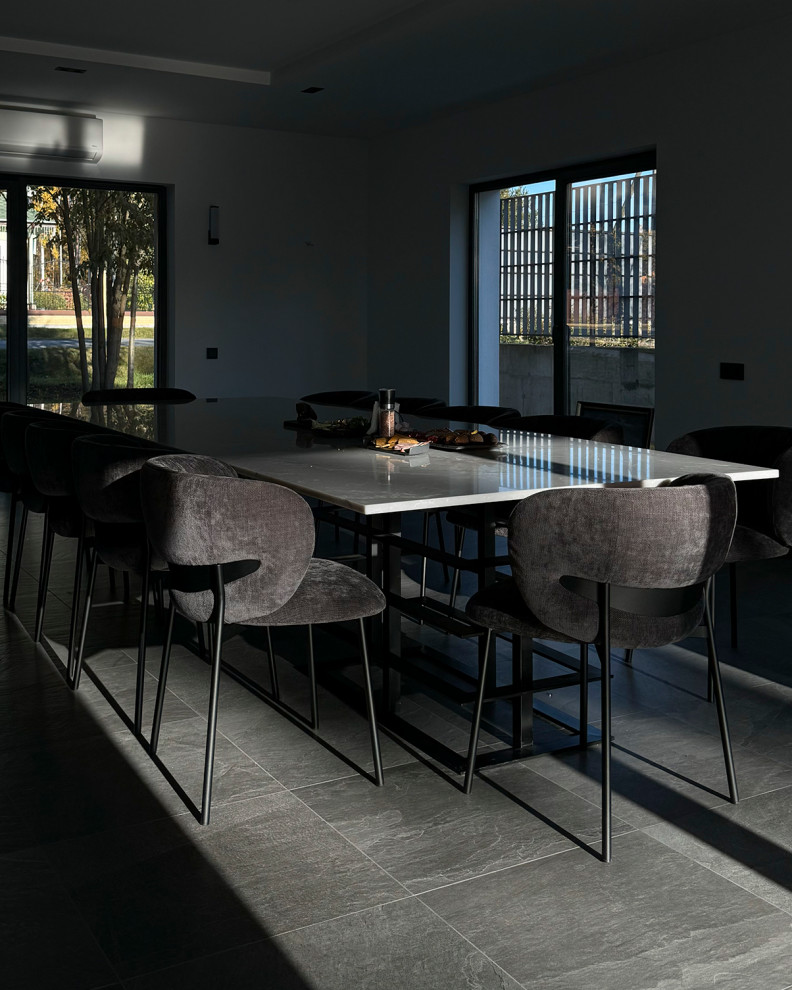 Стол из светопрозрачного камня Quantra Quartz