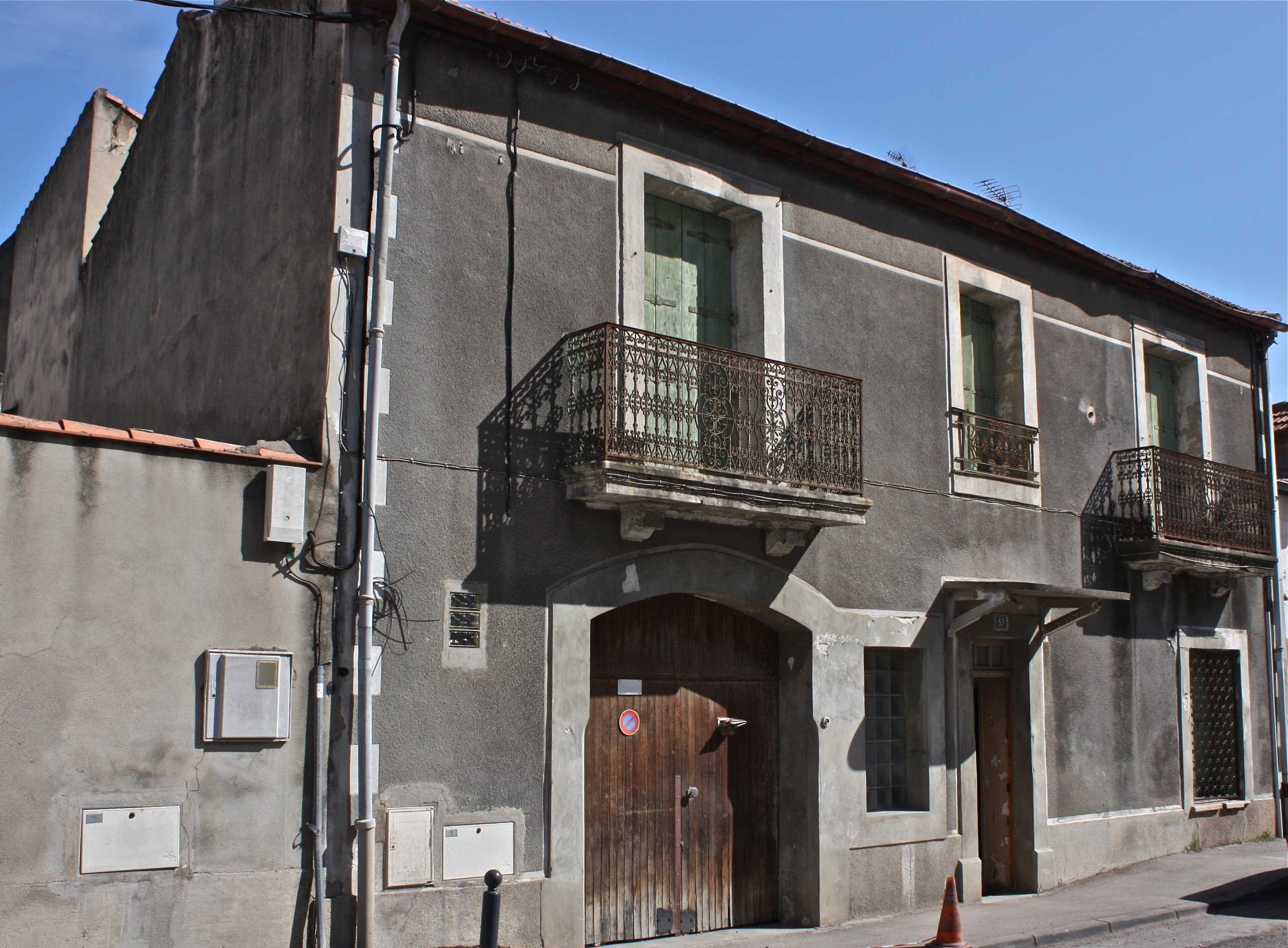 Façade à bout de souffle