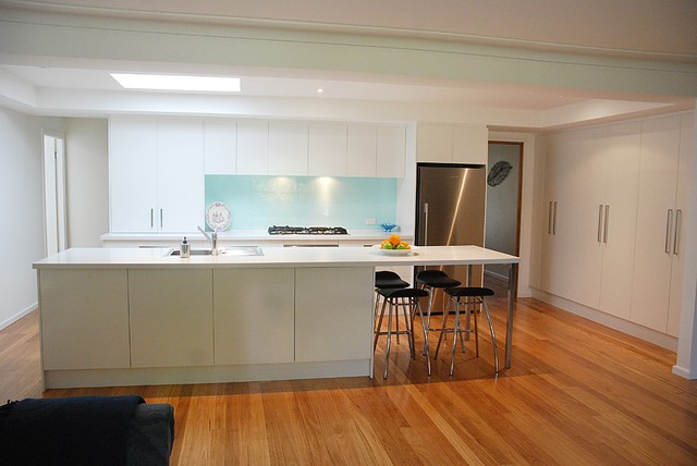 Calool - Modern - Kitchen - Sydney - by The Renovation Broker
