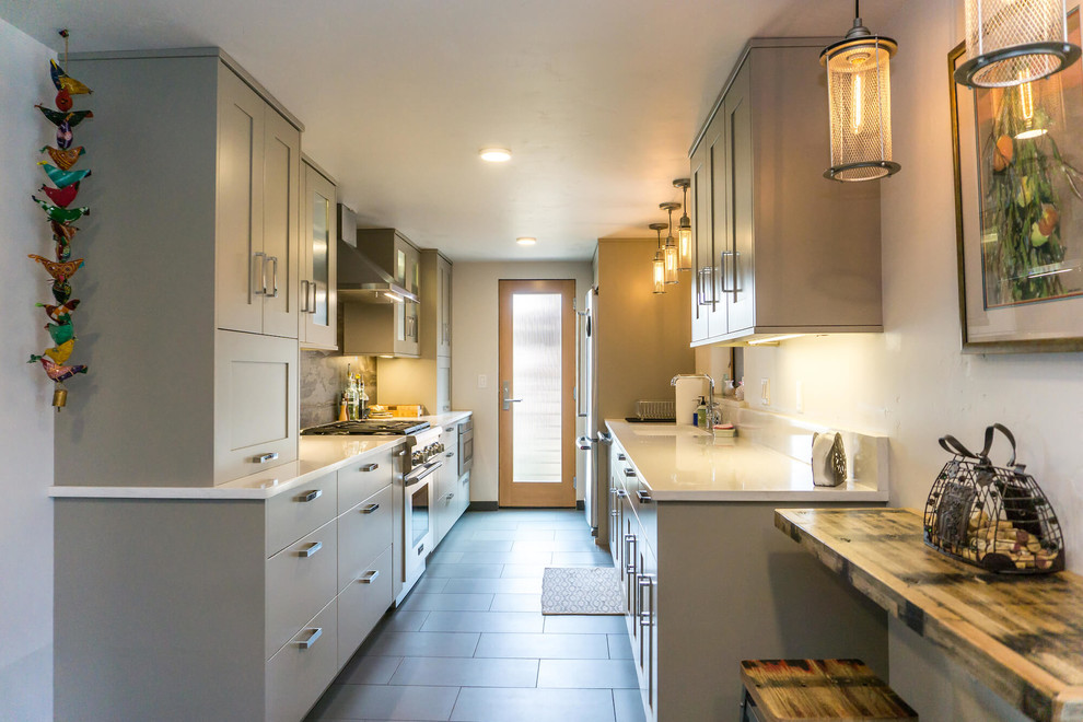 Kitchen - transitional kitchen idea