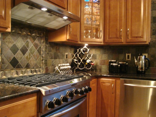 Backsplash transitional-kitchen