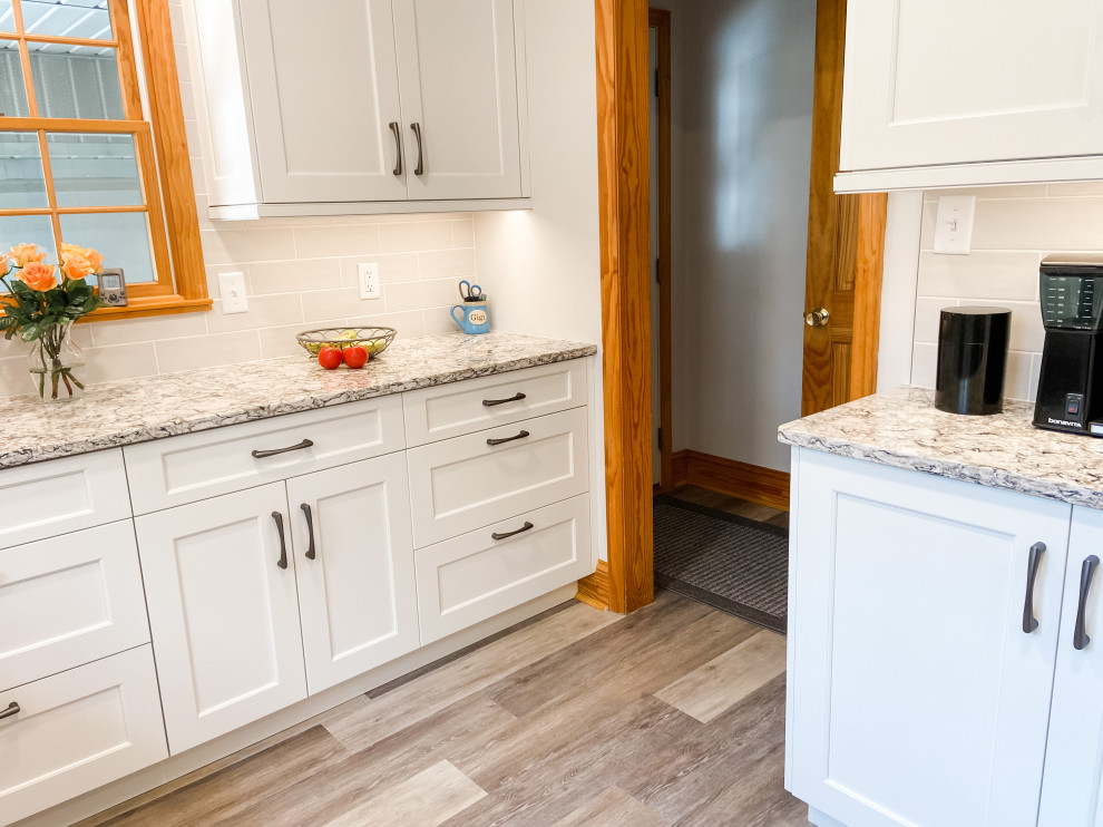 Transitional kitchen photo in Baltimore