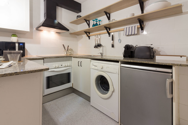 Apartamento alquiler vacacional en Blanes coastal-kitchen
