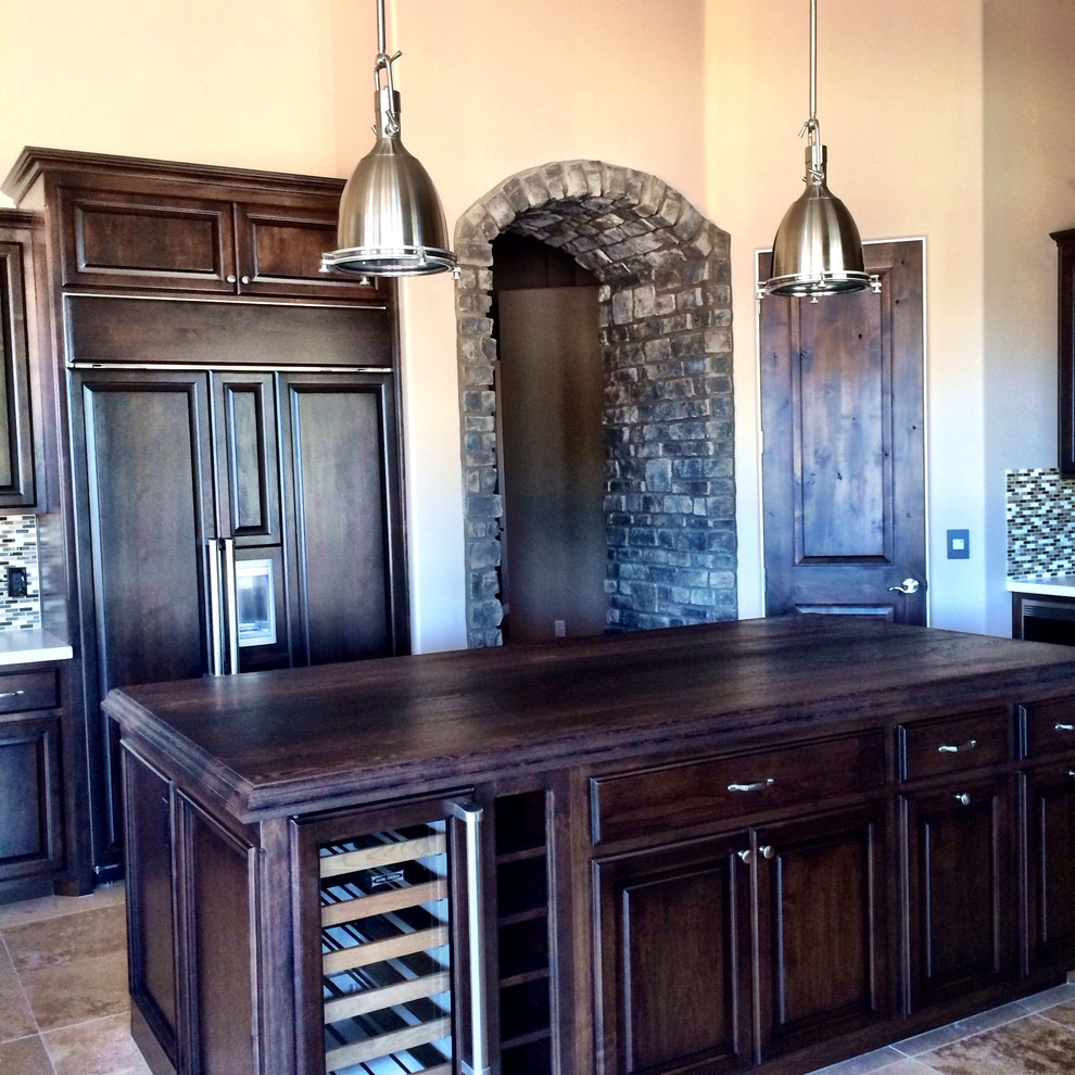 Transitional kitchen photo in Phoenix