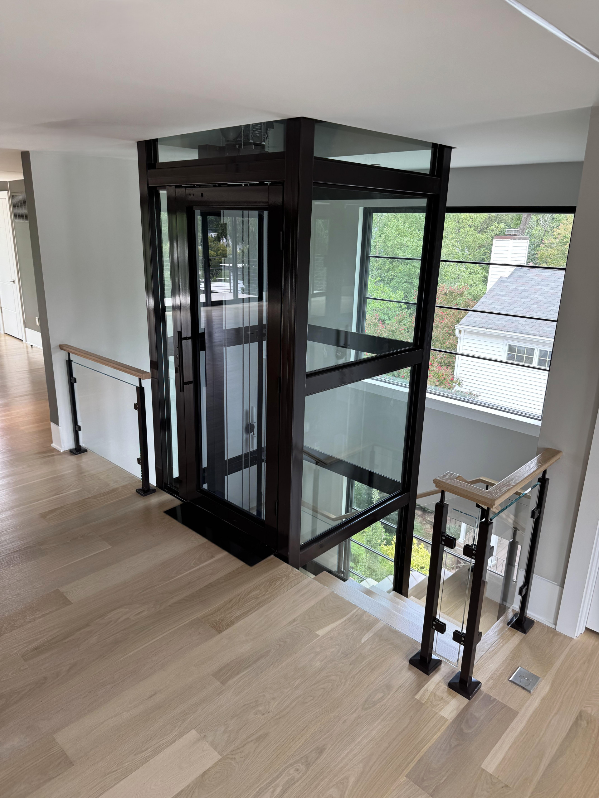 136_Modern Mono-Beam Encircling Glass Elevator, Bethesda, MD 20814