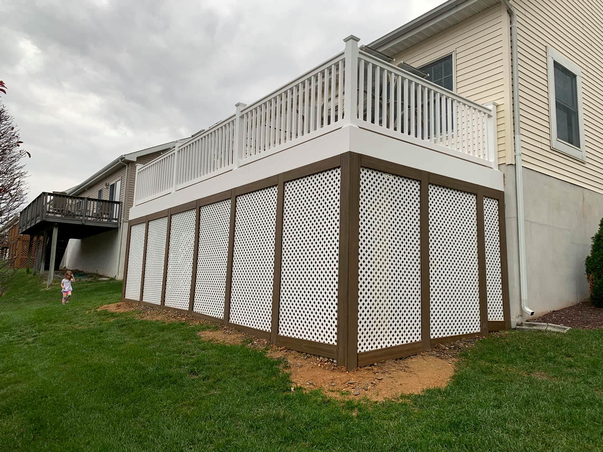 Trex Deck using Trex enhance naturals line