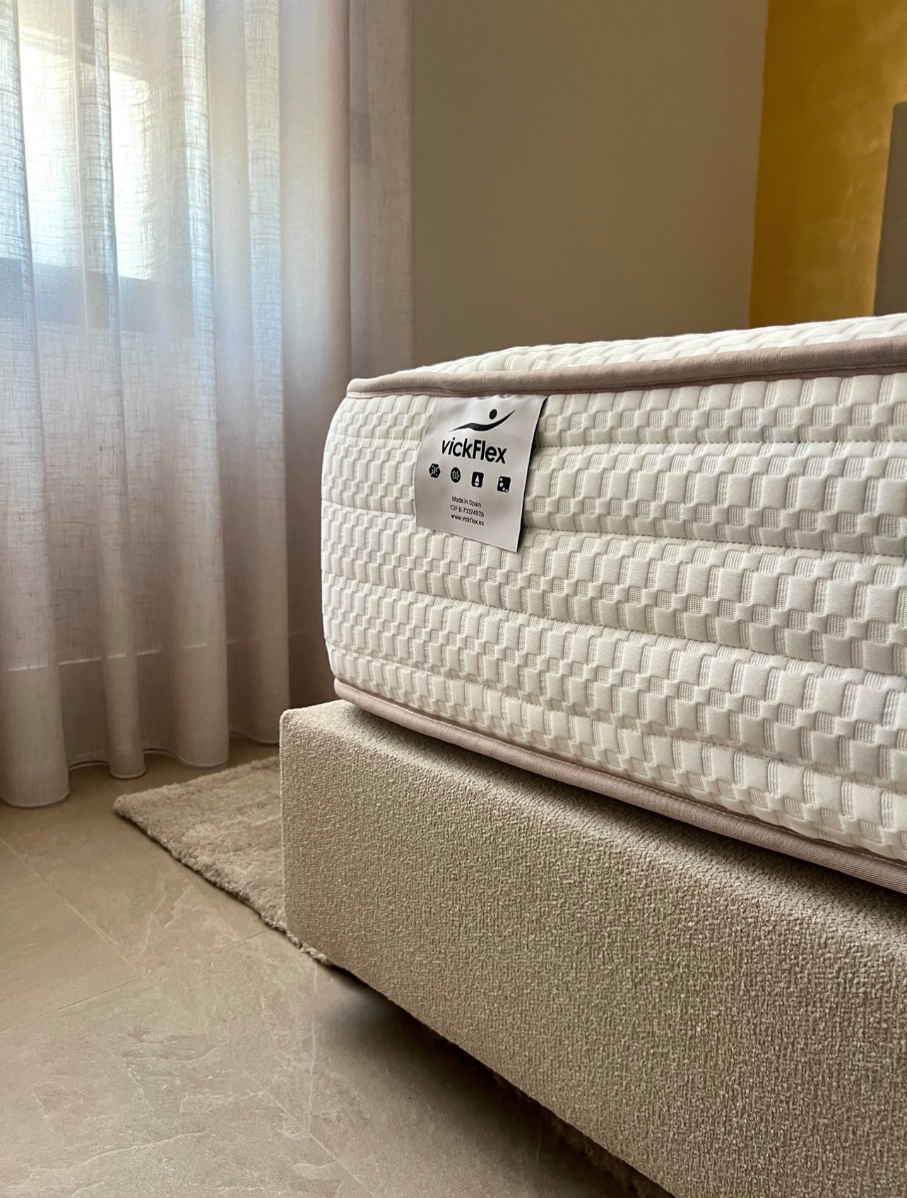 BEDS & HEADBOARDS