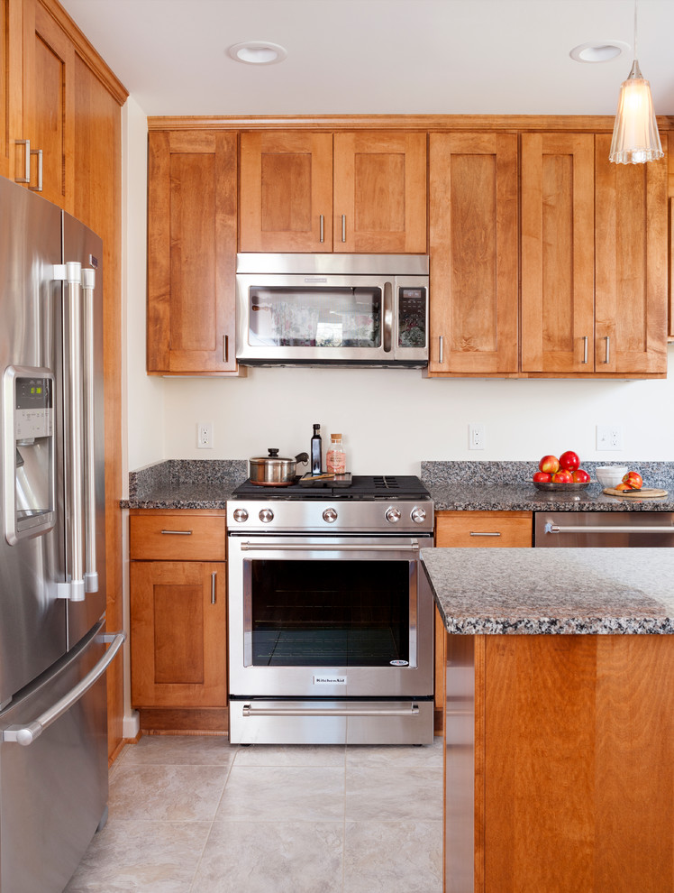Transitional kitchen photo in DC Metro