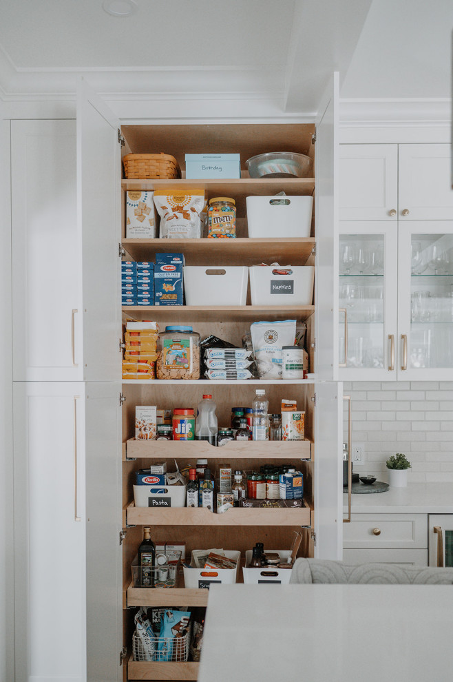Inspiration for a transitional kitchen remodel in Cleveland