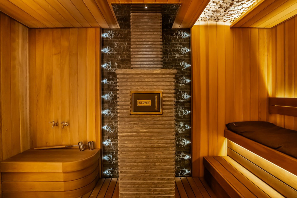 Банная печь Klover-35 в облицовке из талькомагнезита в обработке Радиатор