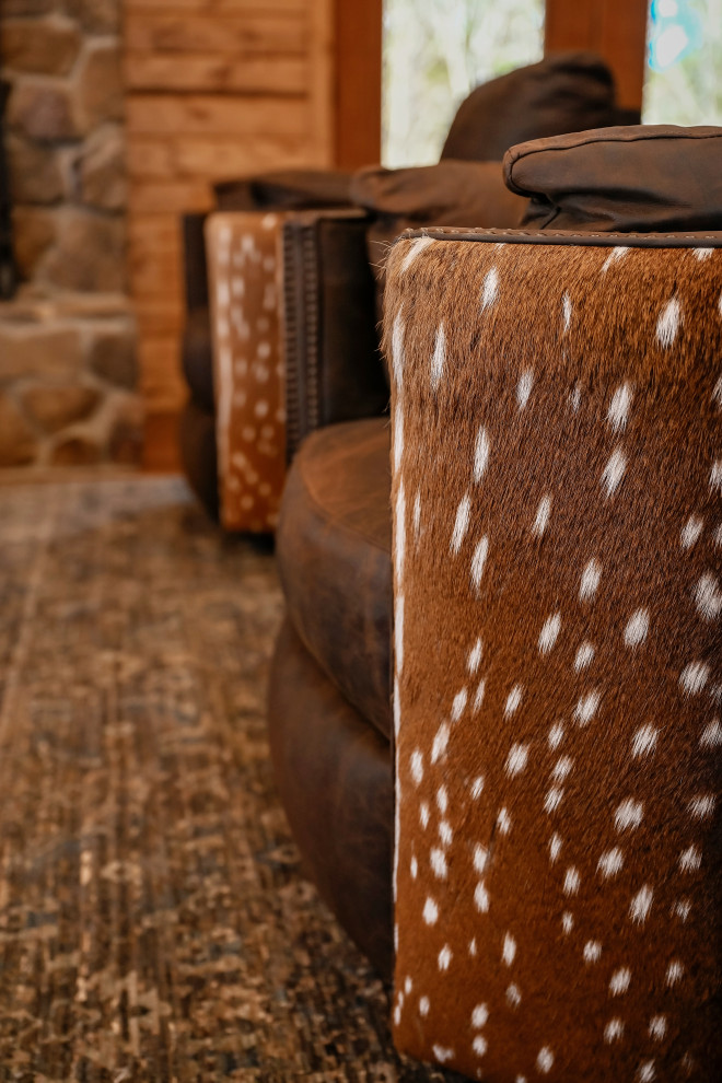 Home design - rustic home design idea in Houston