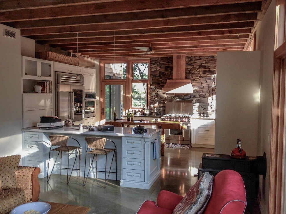 Example of a transitional kitchen design in Toronto