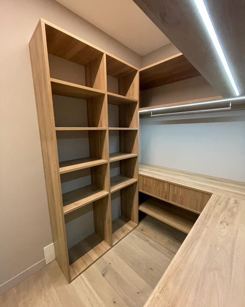 Программа "высокий бонус" в действии - кухня и гардеробная в современном стиле