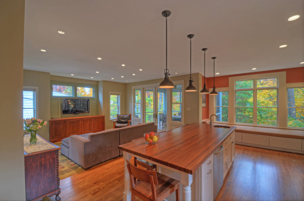 Kitchen - transitional kitchen idea in DC Metro