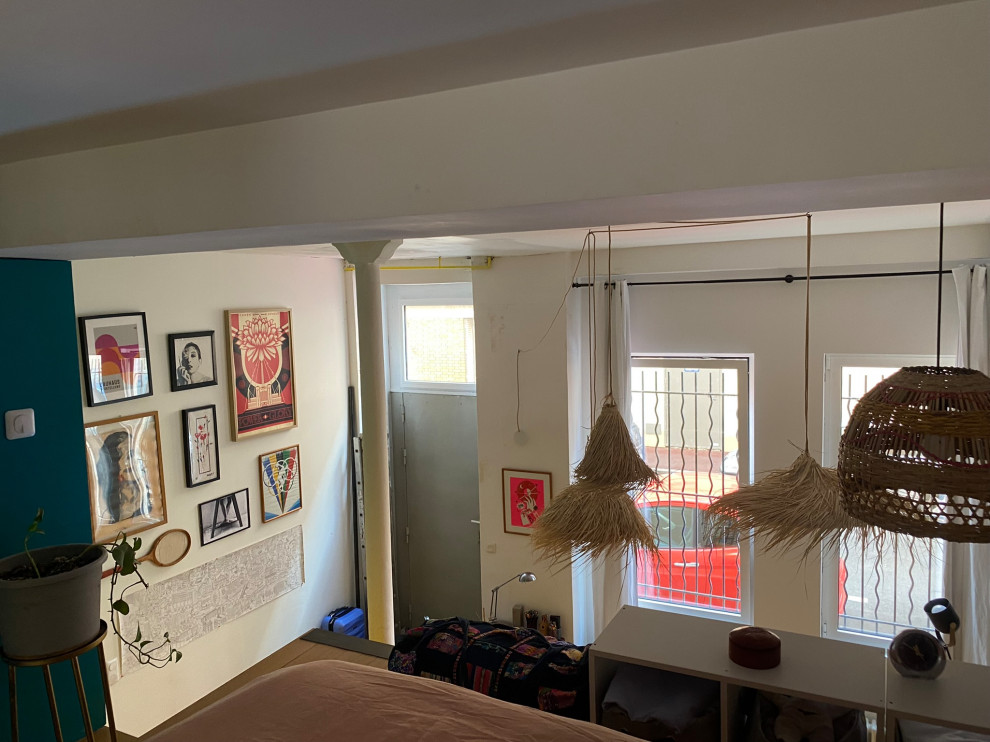 Transformation d'un local en loft brutaliste tropical