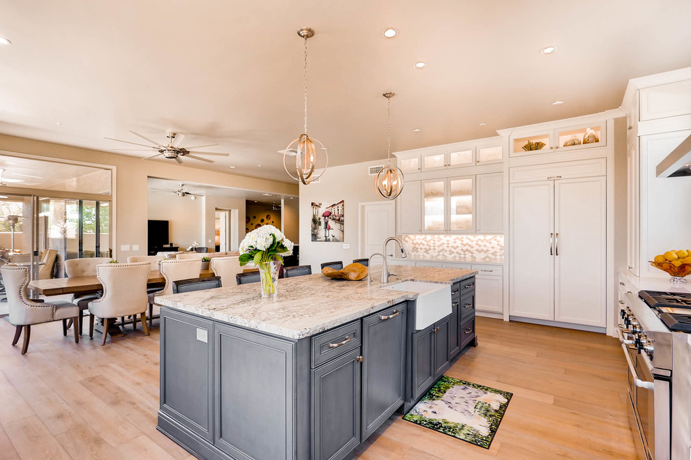 Example of a transitional kitchen design in Phoenix